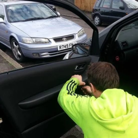 Front Passenger Window Glass Abu Dhabi